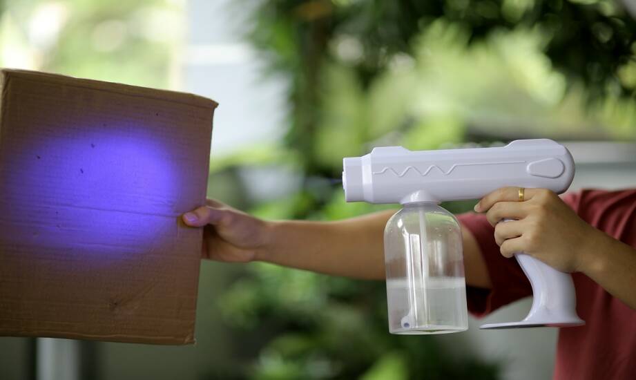 Lampy UVC: skuteczne metody dezynfekcji powietrza i powierzchni