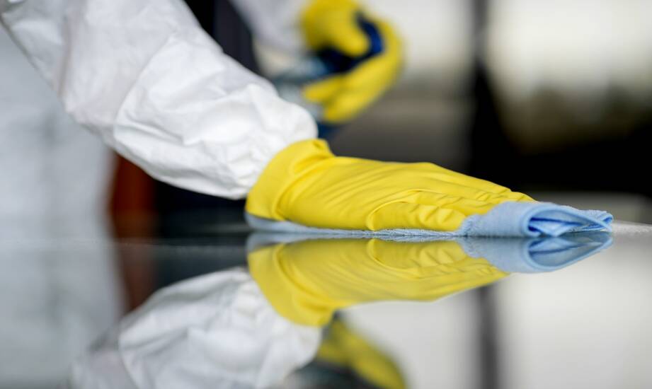 Chemiczne czyszczenie: co warto wiedzieć przed wyborem usługi