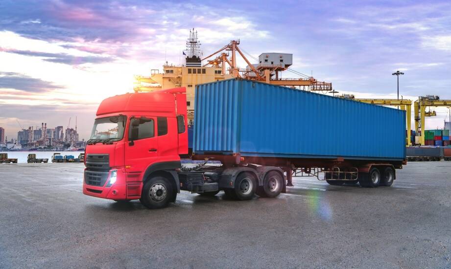 Przeprowadzki i transport ciężkich ładunków — kluczowe zasady i porady praktyczne