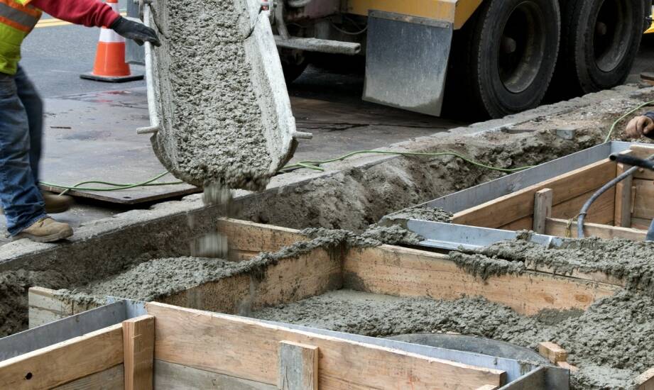 Produkcja betonu: co warto wiedzieć przed wyborem dostawcy materiału