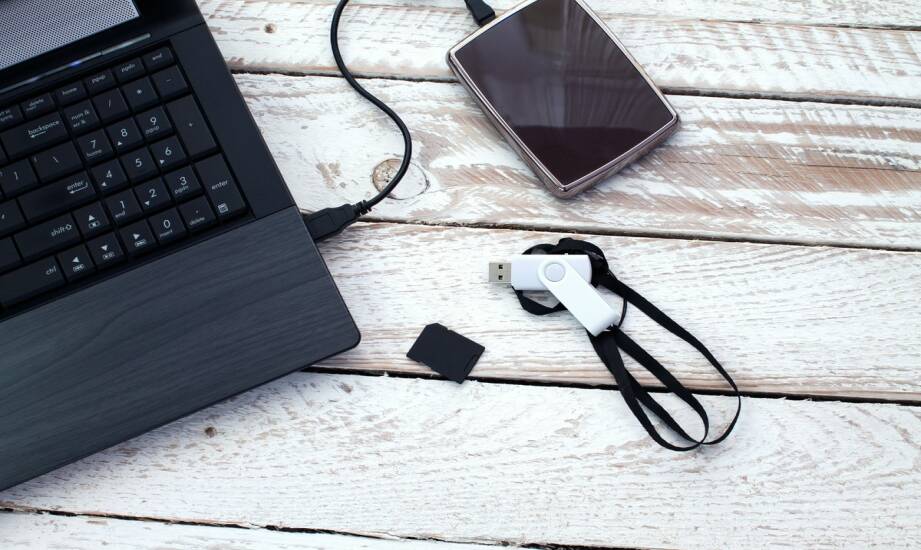 Gniazdo USB: jak wybrać i bezpiecznie użytkować w domu i biurze