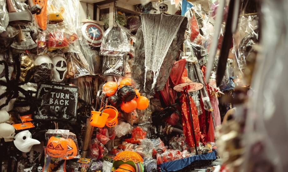 Dekoracje i akcesoria na Halloween — pomysły na efektowną aranżację