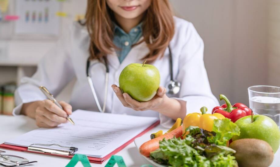 Studia podyplomowe z dietetyki — co warto wiedzieć przed wyborem programu