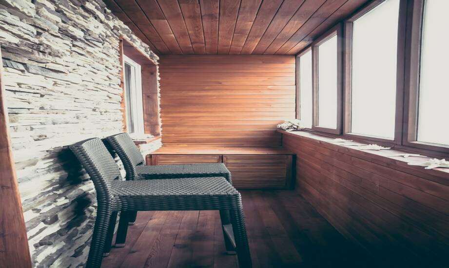 Luksusowy dom z sauną: jak urządzić przestrzeń wellness w domu