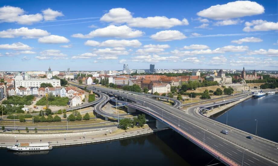 Transport lotniczy między Szczecinem a Berlinem — opcje i porady podróżne