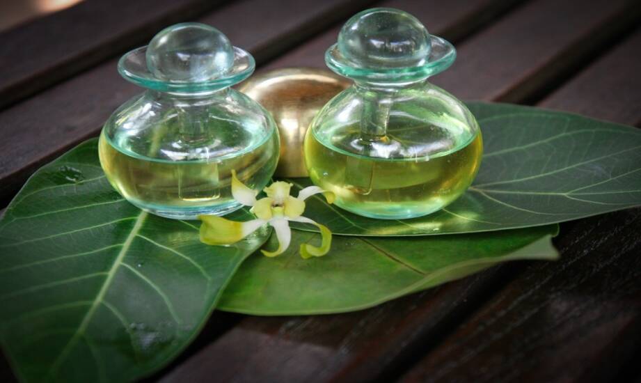 Olejek ylang ylang: właściwości, zastosowania i korzyści aromaterapii