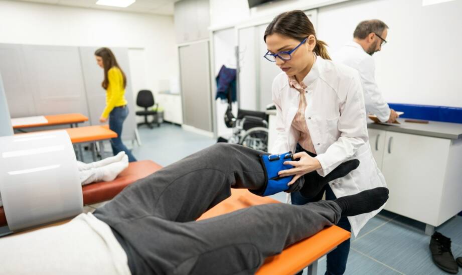 Studia podyplomowe z podologii — co warto wiedzieć przed wyborem kierunku