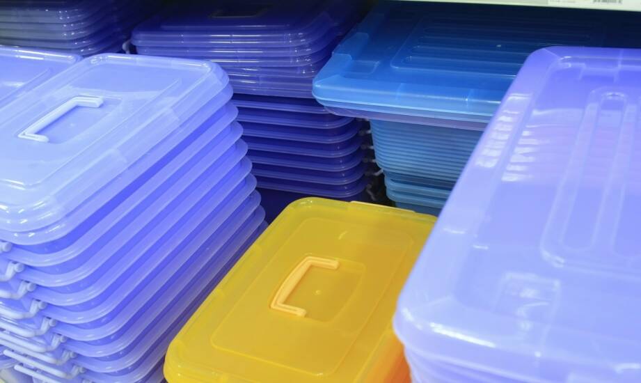 Pojemniki plastikowe: praktyczne zastosowania i porównanie typów