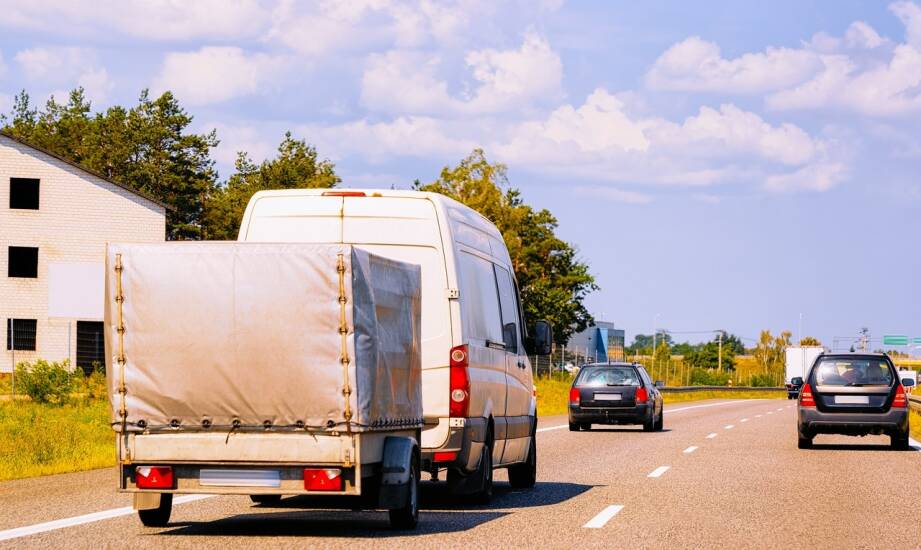Przeprowadzki i transport: co warto wiedzieć przed zmianą miejsca zamieszkania