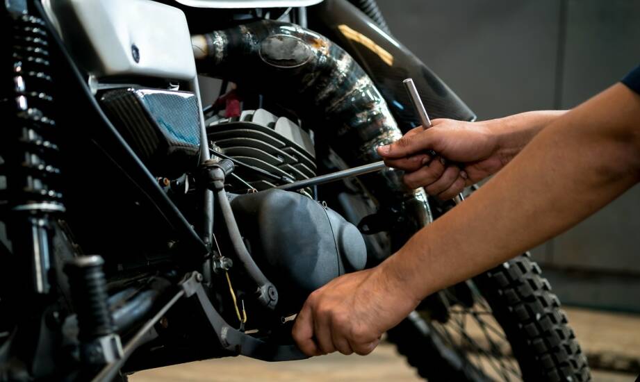 Części i akcesoria motocyklowe: jak wybrać najlepsze elementy do motocykla