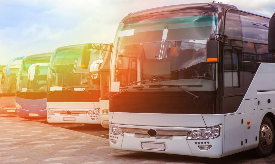 Usługi transportowe: co wpływa na wybór firmy i koszty przewozu