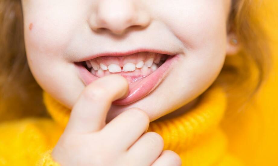 Stomatologia dziecięca: jak dbać o zęby malucha od pierwszego zęba
