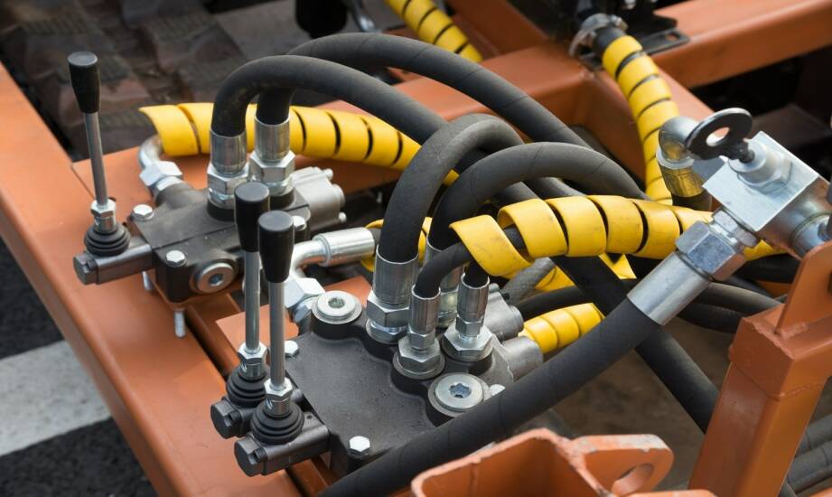 Spoiwa hydrauliczne: co warto wiedzieć o rodzajach i zastosowaniach