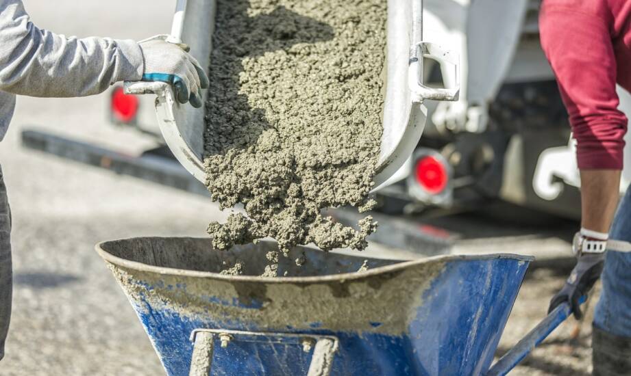 Beton: jak wybrać odpowiednią mieszankę i porównać oferty producentów