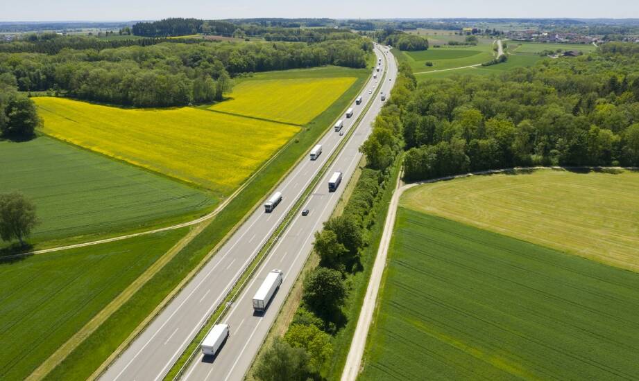 Przewóz osób między Polską a Niemcami: porównanie opcji transportu ponad granicą