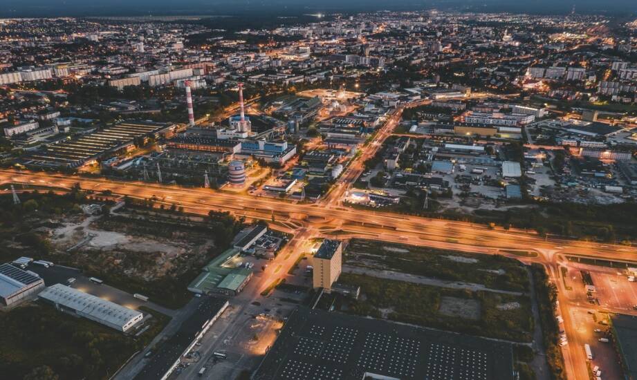 Połączenia lotnicze i lądowe między Szczecinem a Berlinem — co warto wiedzieć