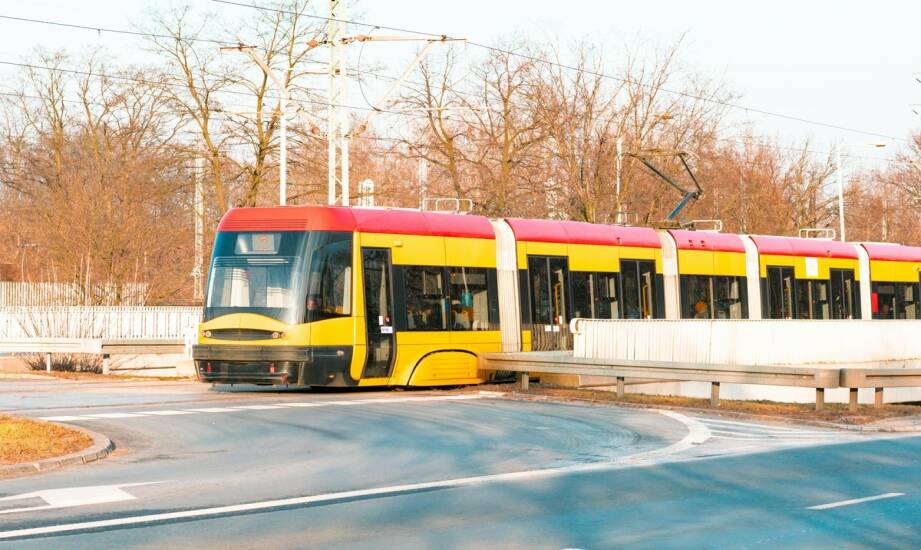 Przejazdy Szczecin–Berlin: Porównanie opcji transportu i ceny biletów