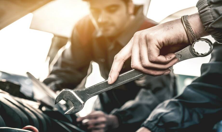 Usługi mechanika samochodowego — co warto wiedzieć przed naprawą samochodu