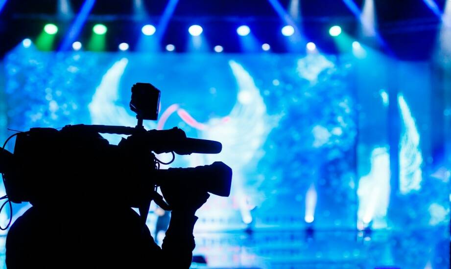 Fotografia eventowa: jak uchwycić emocje i dynamikę wydarzeń