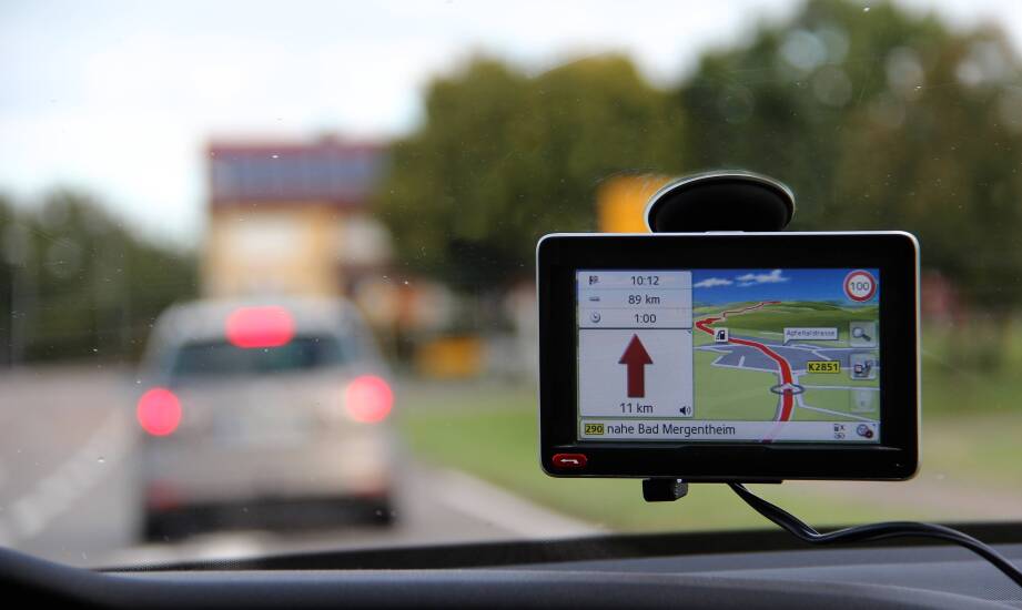 Zastosowanie nawigacji równoległej w nowoczesnych systemach transportu lądowego