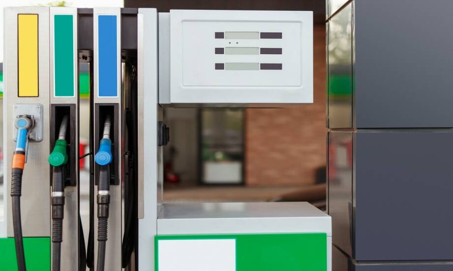 Dystrybutory paliwa na karty — jak działają i jakie korzyści oferują