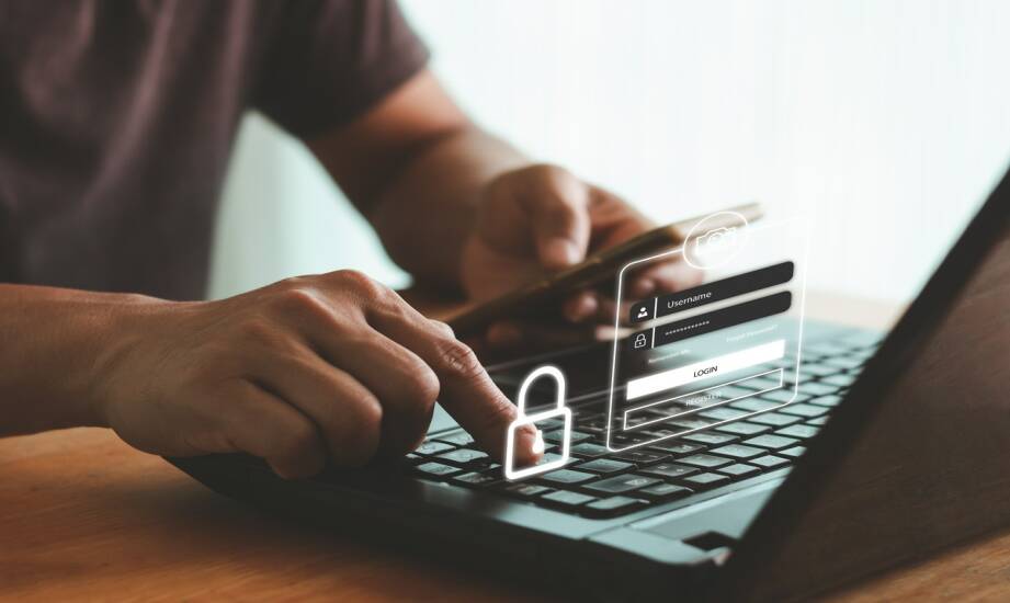 Bezpieczne e‑faktury i kasy online — co zmienia się w firmie teraz