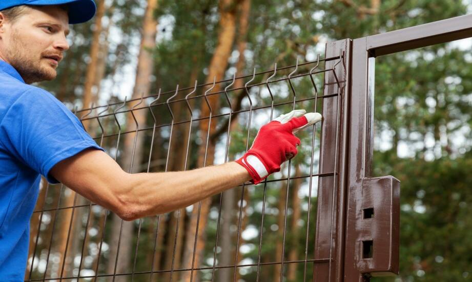 Bramy i kurtyny przeciwpożarowe — jak działają i co warto wiedzieć
