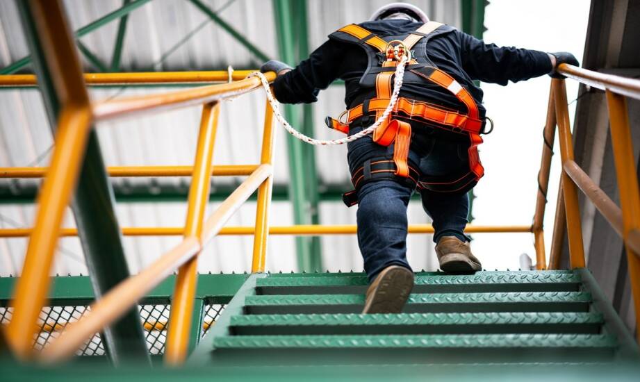 Podesty robocze — przegląd rodzajów, zastosowań i zasad bezpieczeństwa