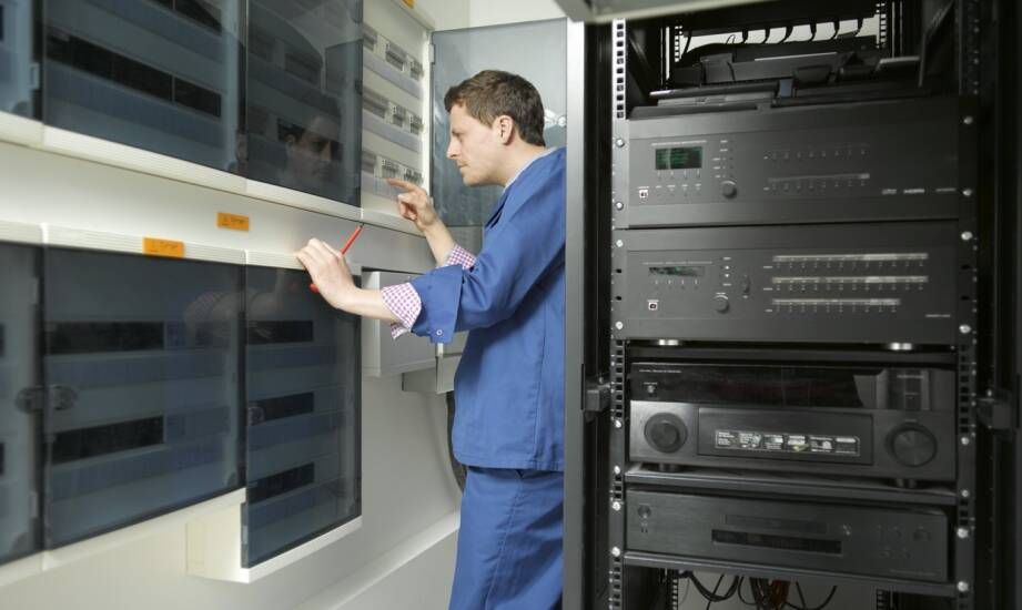 Systemy gaszenia w serwerowni: skuteczne metody ochrony sprzętu