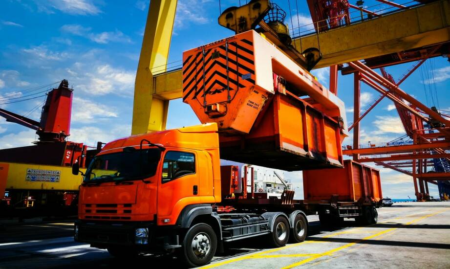 Transport HDS — co warto wiedzieć przed wynajmem dźwigu samochodowego