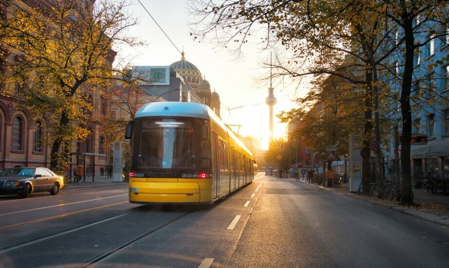 Transport między miastami: porównanie opcji i kosztów podróży między Berlinem a Szczecinem