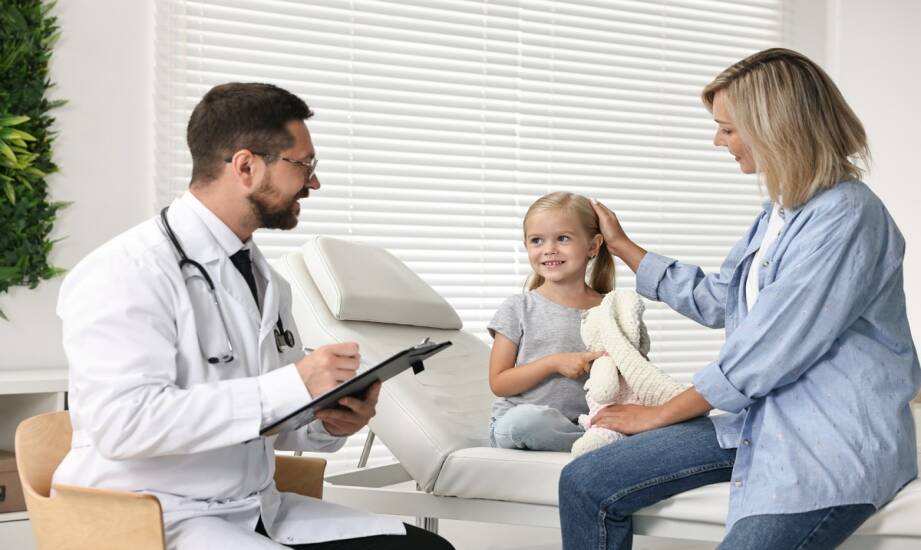Pediatria domowa: kiedy warto skorzystać z wizyty lekarza w domu