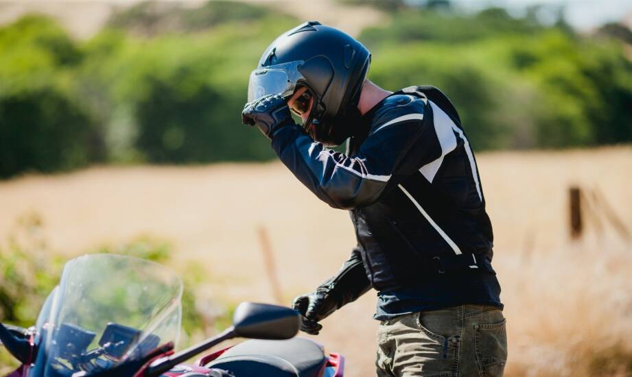 Kaski enduro i cross – jak wybrać bezpieczny i wygodny model