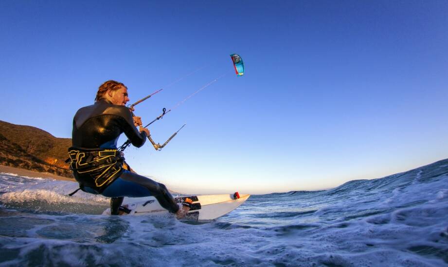 Nauka kitesurfingu od podstaw: co warto wiedzieć przed pierwszym kursem