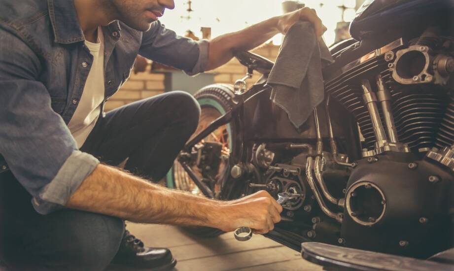 Części i akcesoria motocyklowe: co warto wiedzieć przed zakupem