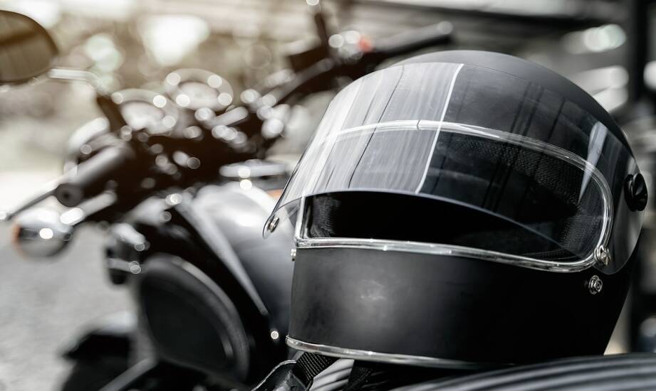 Osłony i owiewki motocyklowe — czym kierować się przy wyborze