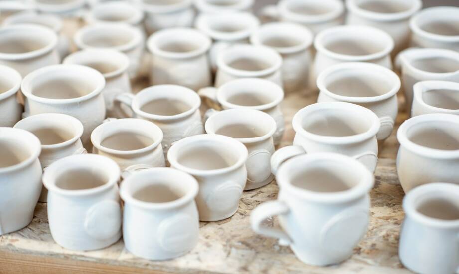 Filiżanki ceramiczne ręcznie robione — jak rozpoznać i wybrać najlepsze modele