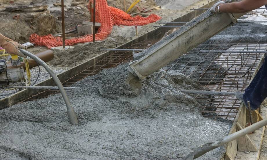 Produkcja betonu: kluczowe etapy procesu i zastosowania materiału