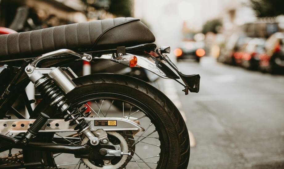 Części i akcesoria motocyklowe: co warto wiedzieć przed zakupem
