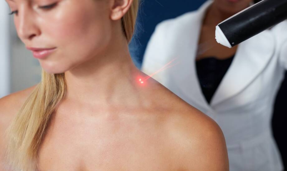 Zabiegi laserowe i icoone — kiedy warto rozważyć technologię w pielęgnacji