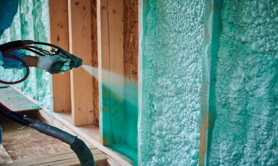Izolacja przeciwwodna: kluczowe metody zabezpieczenia budynku przed wilgocią