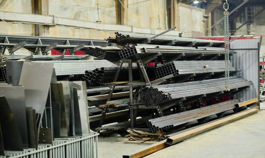 Kraty stalowe: rodzaje, zastosowania i porównanie materiałów