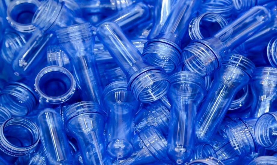 Zalety i zastosowania wytłoczek plastikowych: co warto wiedzieć