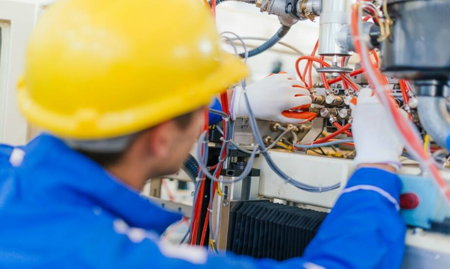 Instalacje elektryczne przemysłowe: kluczowe zasady i rozwiązania