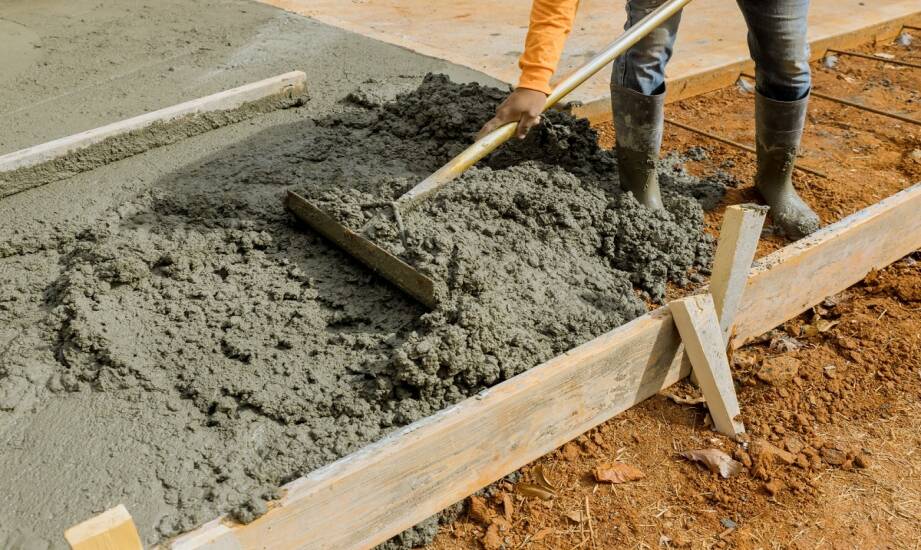 Beton: rodzaje, zastosowania i jak wybrać odpowiedni materiał budowlany