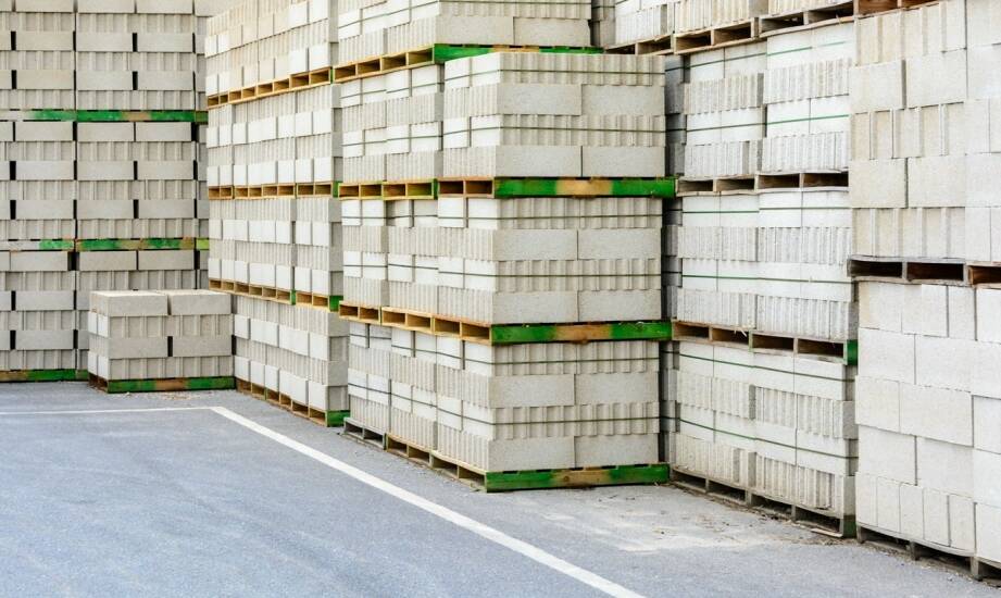 Palety jednorazowe — przegląd rozwiązań i zastosowań w logistyce