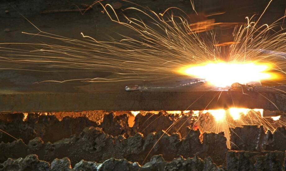 Hartowanie stali M390: co wpływa na twardość i odporność metalu