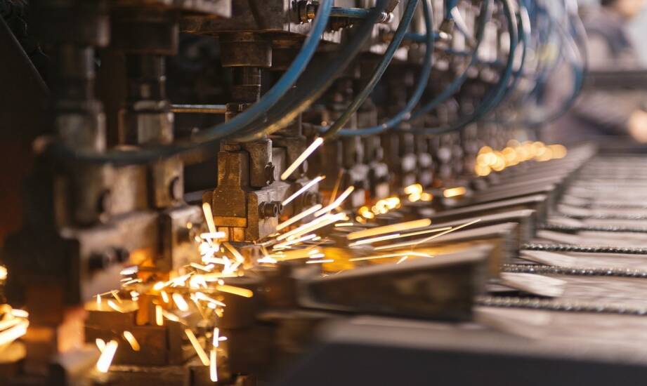 Produkcja metalu: kluczowe procesy i trendy w branży przemysłowej