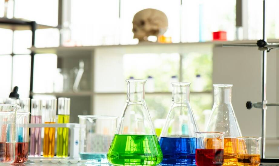 Kursy przygotowawcze z chemii: czym się kierować przy wyborze?