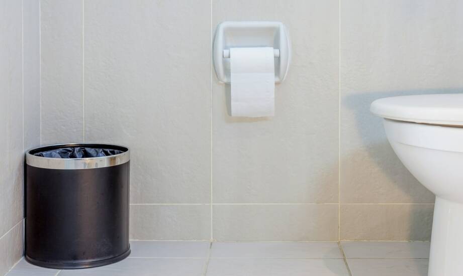 Metalowy pojemnik na papier toaletowy — funkcje, materiały i wybór idealnego modelu